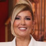 Selvaggia Lucarelli: la sua newsletter “Vale Tutto” conquista il pubblico e genera guadagni significativi