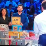 Simone da Monte Urano vince 15mila euro ad Affari Tuoi: la serata fortunata delle Marche