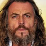 Tensione all’isola dei famosi: Mirko Frezza minaccia di abbandonare il reality dopo una lite con Patrizia