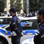 Tentativo di rapina sventato a Napoli: arrestato un uomo dopo l’aggressione a un’anziana