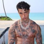 Tony Effe sfilata alla Milan Fashion Week: l’assenza di Giulia De Lellis alimenta i rumors sulla rottura