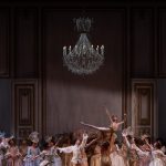 Torino, al Teatro Regio va in scena “Andrea Chénier”: un’opera tra musica e regia controversa