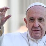 Un cortometraggio innovativo celebra Papa Francesco con la voce di Moni Ovadia