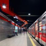 Aggressione e rapina alla stazione di Loreto: un diciottenne colpito da tre uomini