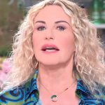 Antonella Clerici racconta il suo legame con la Rai e la vita dietro le quinte della tv
