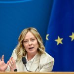 Giorgia Meloni si allinea a Bruxelles e cerca dialogo con Washington: tensioni e opposizioni in Italia