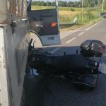 Incidente stradale a San Vito di Legnago: motociclista ferito in uno scontro con un autocarro
