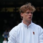 Jannik Sinner e Laila Hasanovic: il mistero della valigia che alimenta il gossip