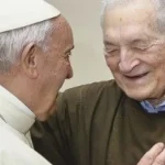 La verità al centro: come le donazioni mensili sostengono il giornalismo etico
