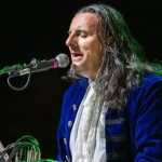 Nicola Costanti in concerto all’Abbazia di San Galgano: un tributo a Papa Francesco e alla Caritas