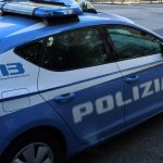 Roma, donna di 45 anni precipita dal secondo piano: indagini in corso