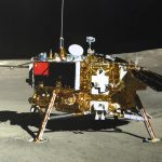 Scoperte scientifiche sul lato nascosto della Luna: ricerche rivelano nuovi dettagli geologici