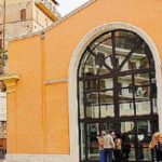 Truffa in tv: uomo ingannato da due donne, ora a processo per frode a Perugia